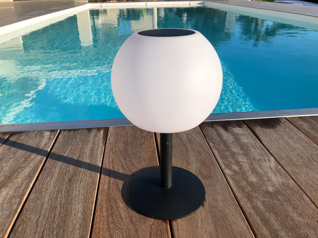 Lampe solaire BOWLY éclairage décoratif piscine