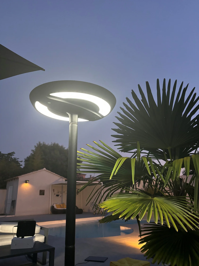 Lampadaire solaire de jardin haut de gamme
