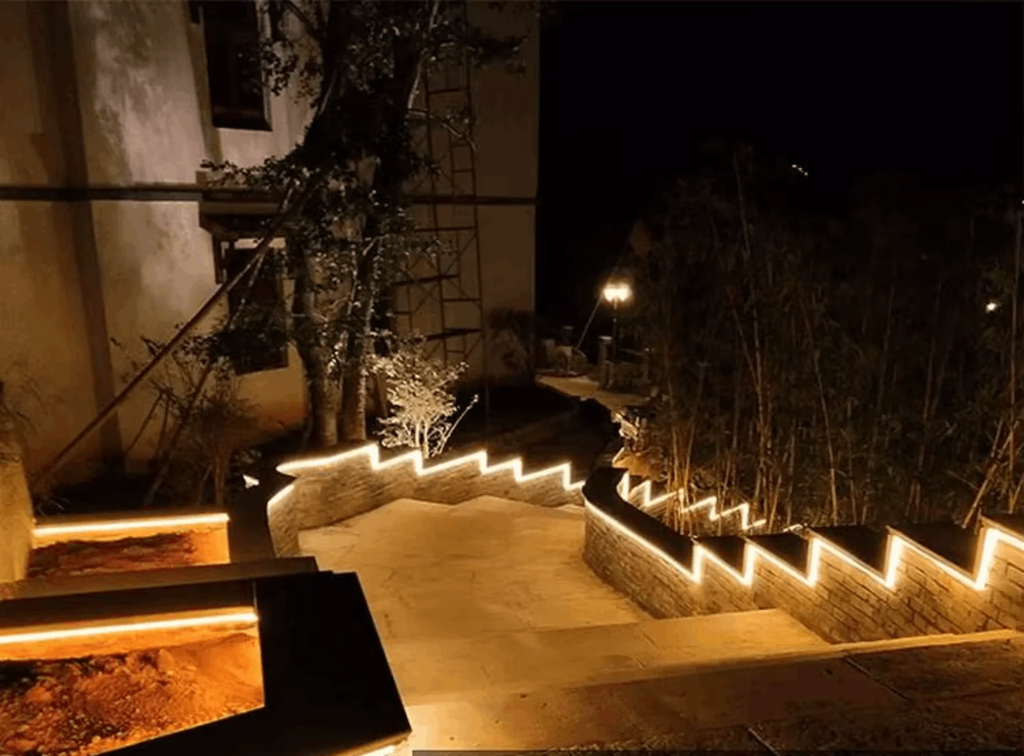 Ruban LED solaire pour éclairage extérieur et jardin